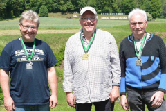 Siegertrio liegend Standardgewehr v.l. 2.Hans Baumann, 1.Peter Gasser, 3.Peter Herrmann_1